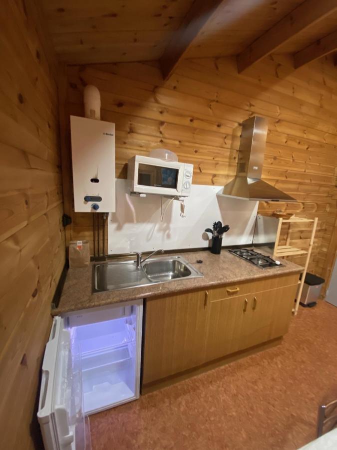 Bungalow & Camping Fuente De Regrustan Graus Bagian luar foto