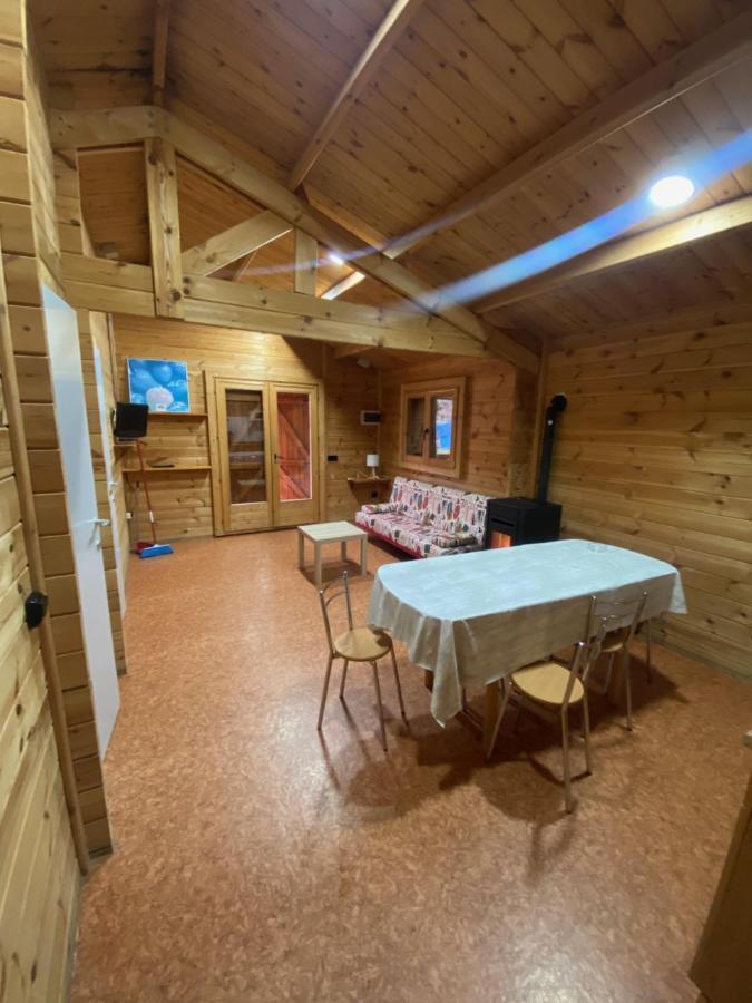 Bungalow & Camping Fuente De Regrustan Graus Bagian luar foto